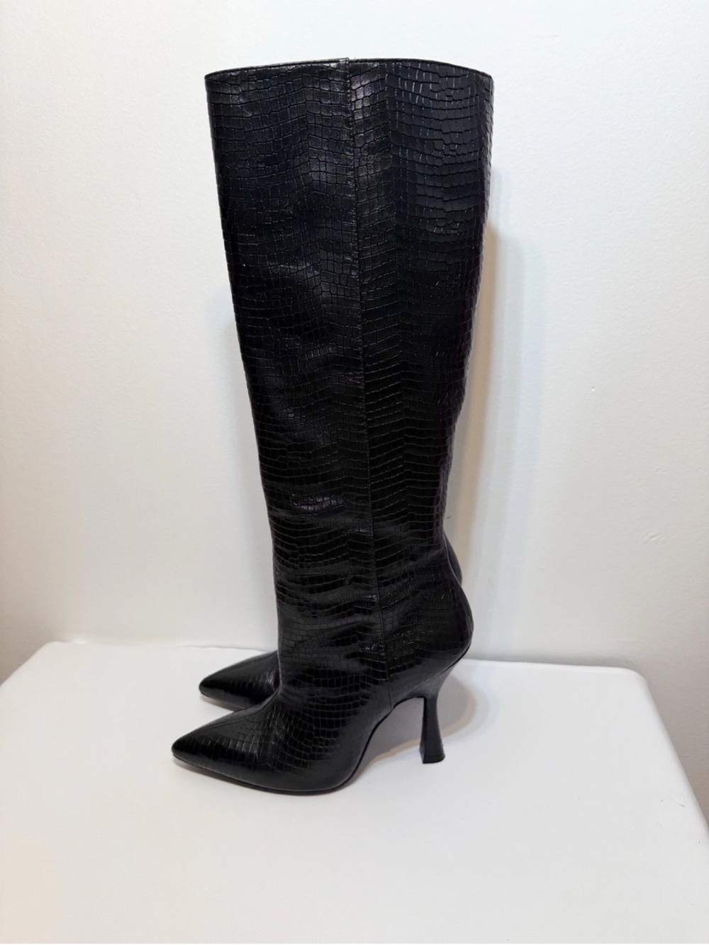 39.5/255 US 9B Spain Stuart Weitzman Knee Boots Leather Croc Pointed Toe Heel